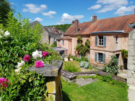 CHEZ JULES ET LEONIE